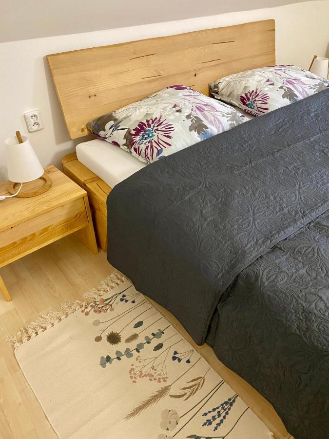 Вілла Camphouse Chvalsiny Екстер'єр фото