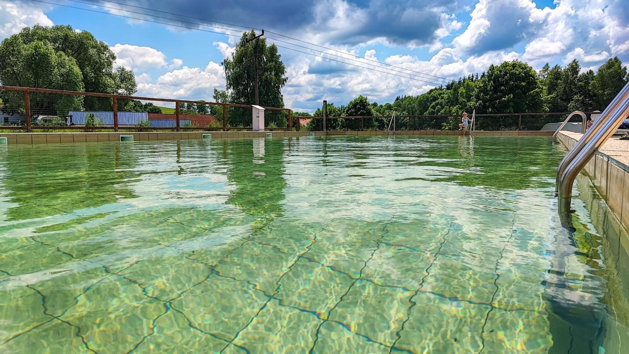Вілла Camphouse Chvalsiny Екстер'єр фото