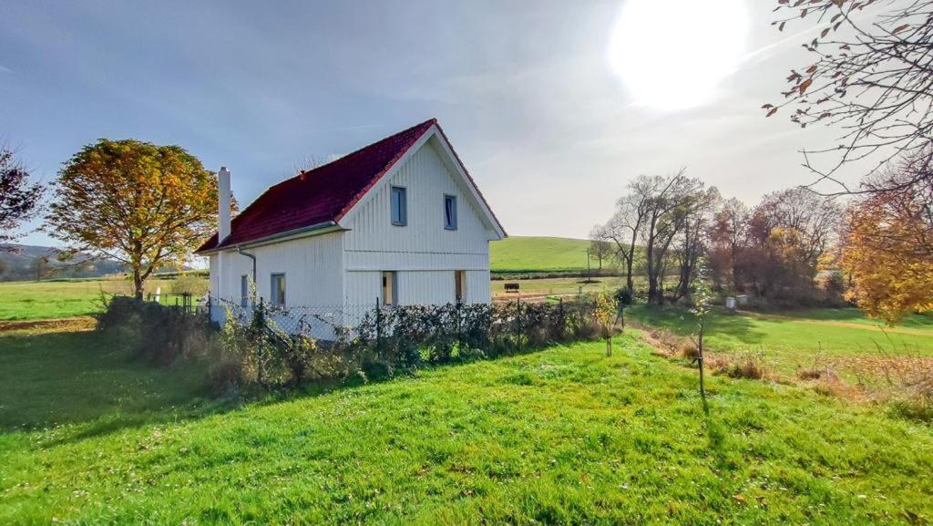 Вілла Camphouse Chvalsiny Екстер'єр фото