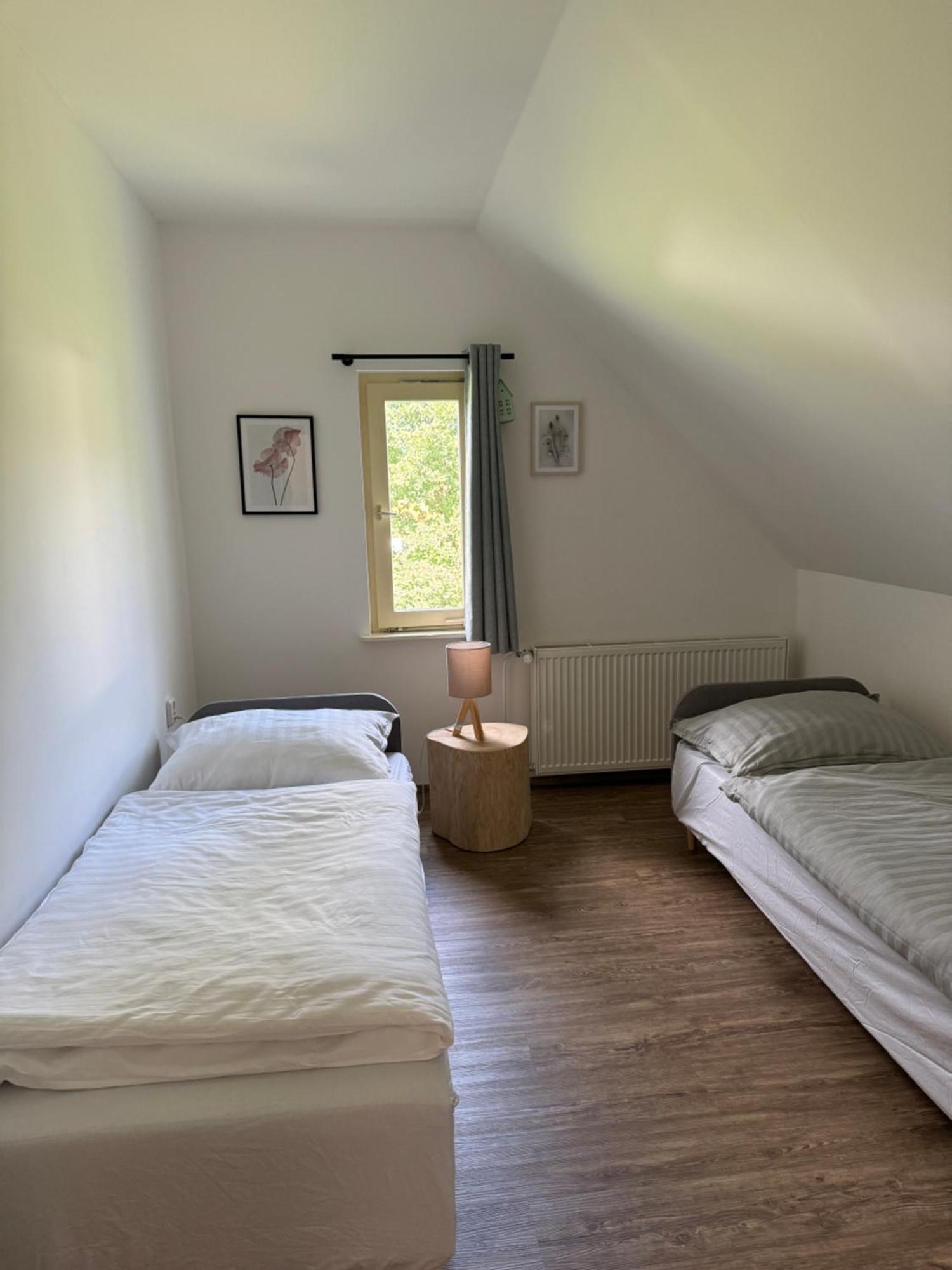 Вілла Camphouse Chvalsiny Екстер'єр фото